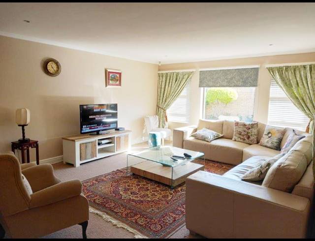 3 BEDROOM TOWNHOUSE RENTED IN SUMMERSTRAND